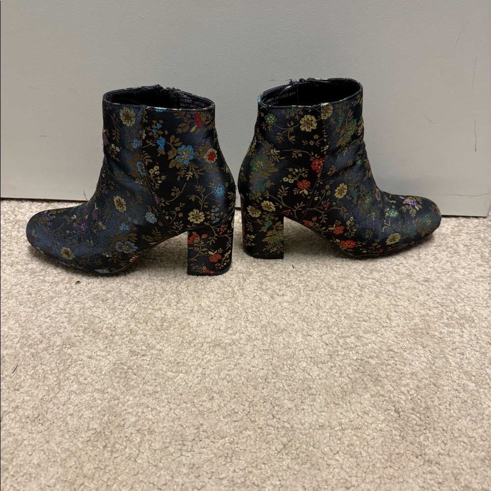 DIBA Satin Embroidered Floral Ankle Boots Womens Size 6.5 Zip Up Bootie